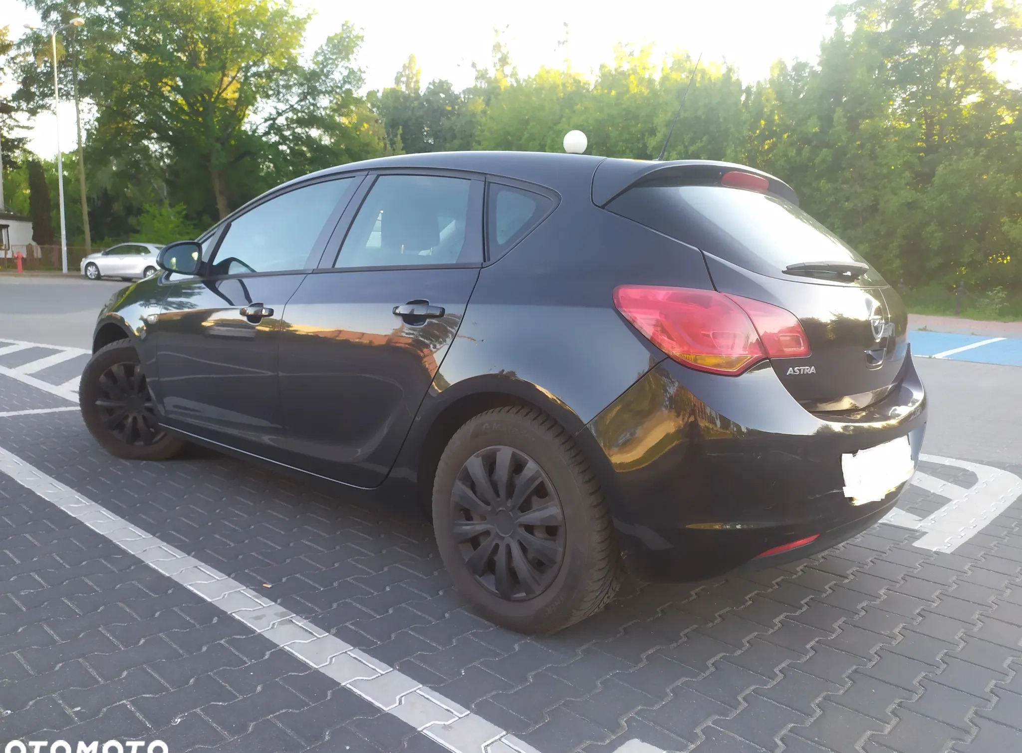 Opel Astra cena 24900 przebieg: 238700, rok produkcji 2011 z Szamotuły małe 154
